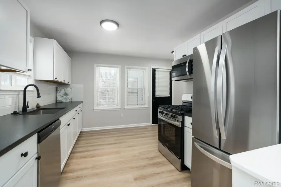 76 Scott Lake Road, Waterford, MI 48328 - Image #2