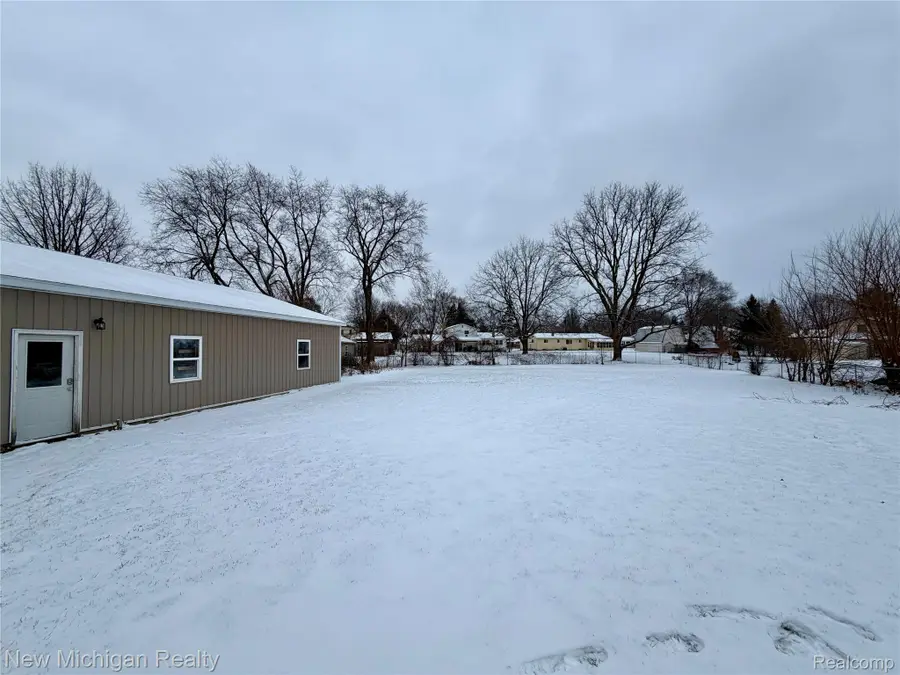 4447 Mount Vernon Pass, Flint Charter Township, MI 48473 - Image #2