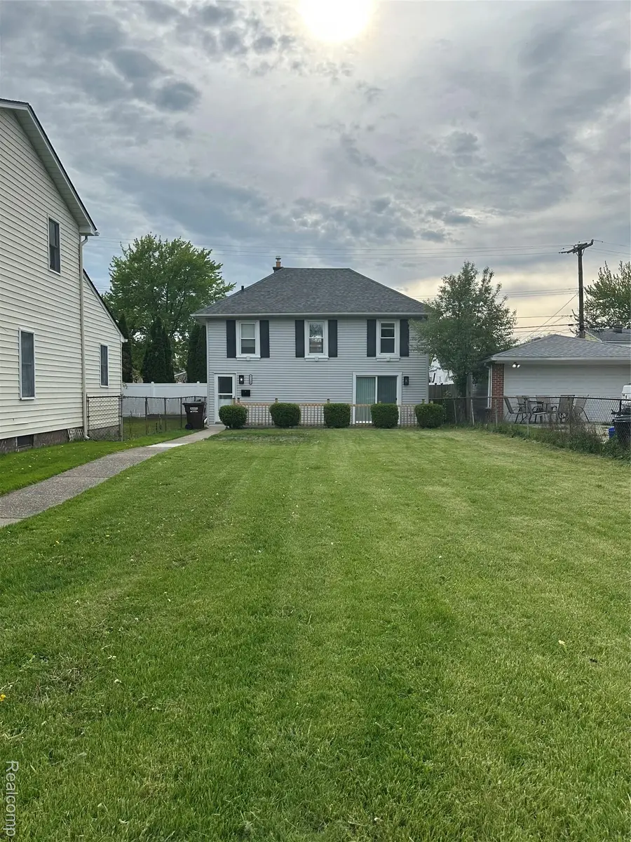 17788 Quarry St, Riverview, MI 48193 - Image #2