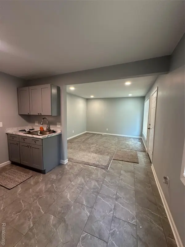 1917 Keppen Boulevard, LincolnPark, MI 48146