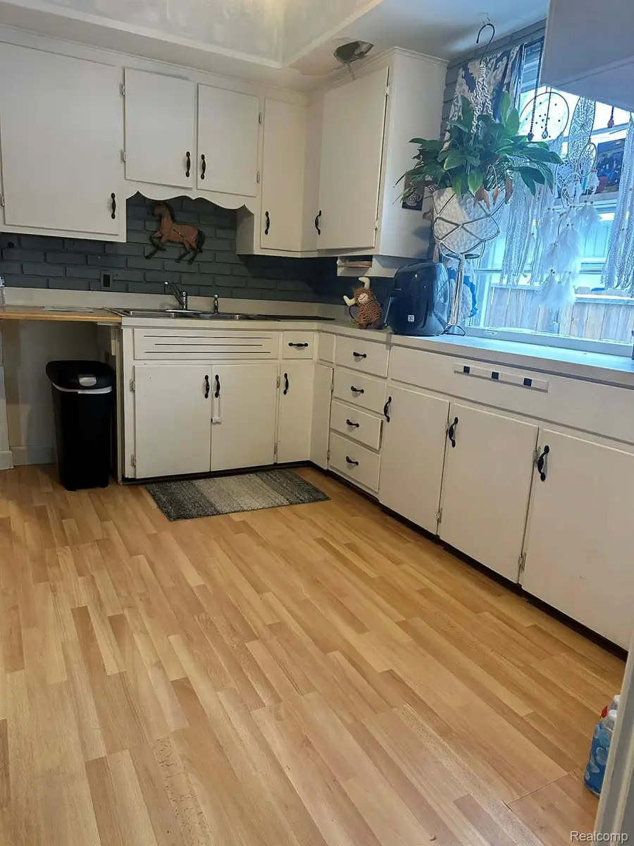 3405 Sherwood Drive, Flint, MI 48503 - #2