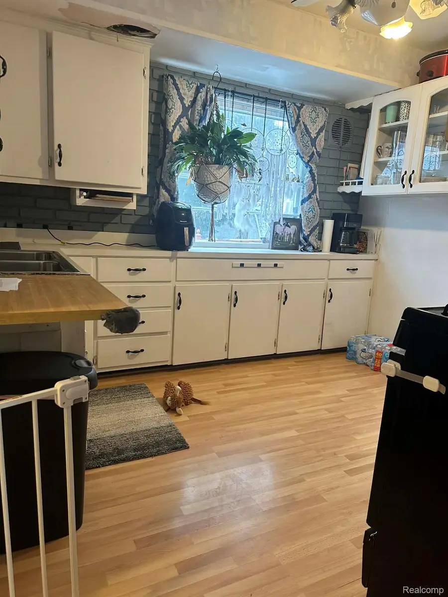 3405 Sherwood Drive, Flint, MI 48503 - #3