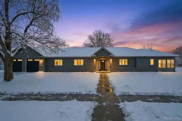 21527 Parke Lane, GrosseIle, MI 48138