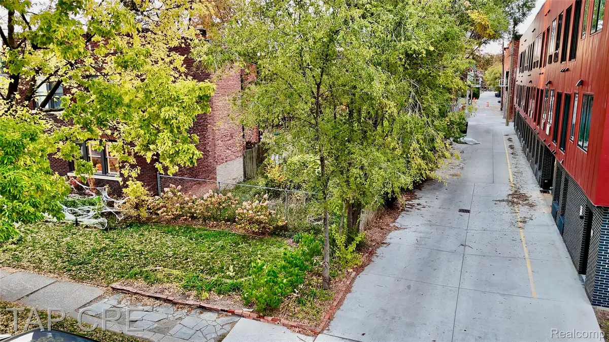 684 W Alexandrine Street, Detroit, MI 48201 - #1