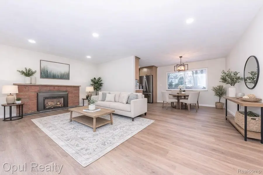 23220 Fleming Drive, Farmington, MI 48335 - Image #3