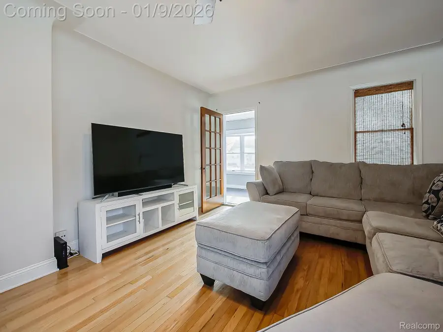 124 Leroy Avenue, Clawson, MI 48017 - Image #2