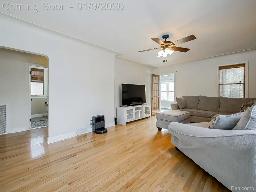 124 Leroy Avenue, Clawson, MI 48017 - Image #3
