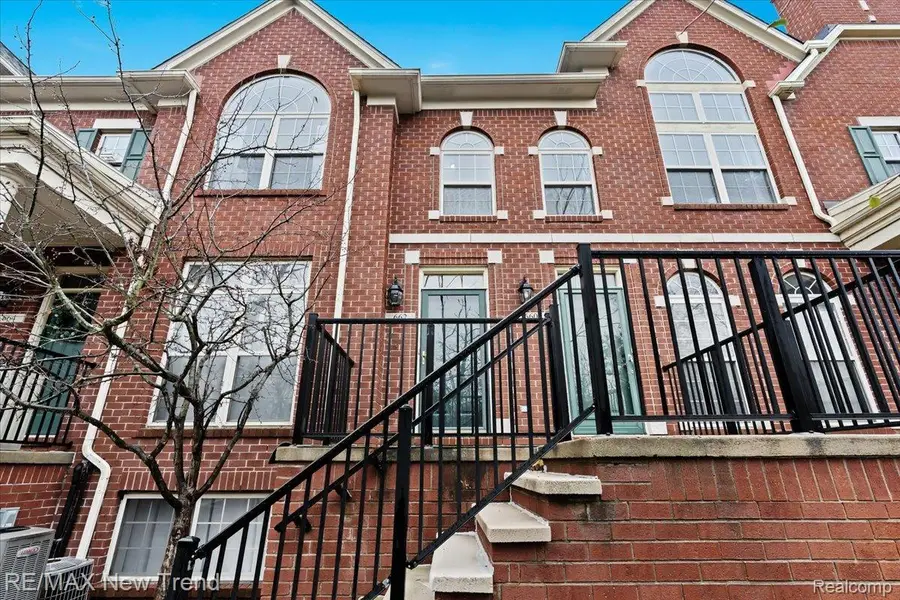 662 Village Lane, Milford, MI 48381 - Image #2