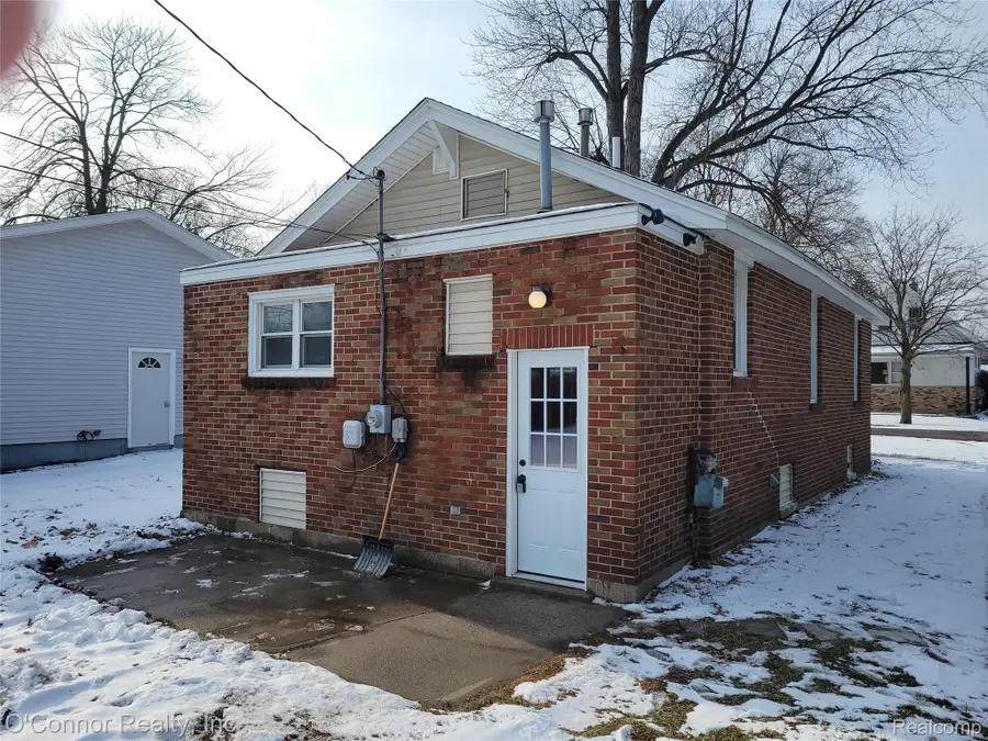 563 Saint Paul Street, Marysville, MI 48040 - Image #2
