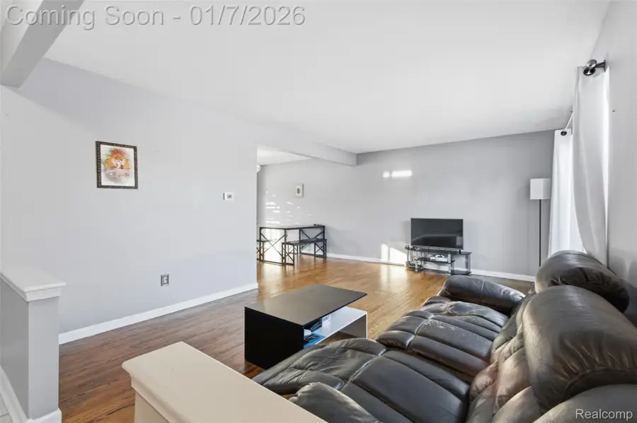 38011 Alcoy Drive, Sterling Heights, MI 48312 - Image #3
