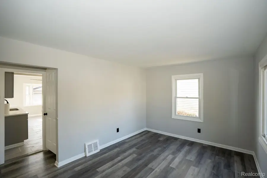 19820 Avalon Street, Saint Clair Shores, MI 48080 - Image #3