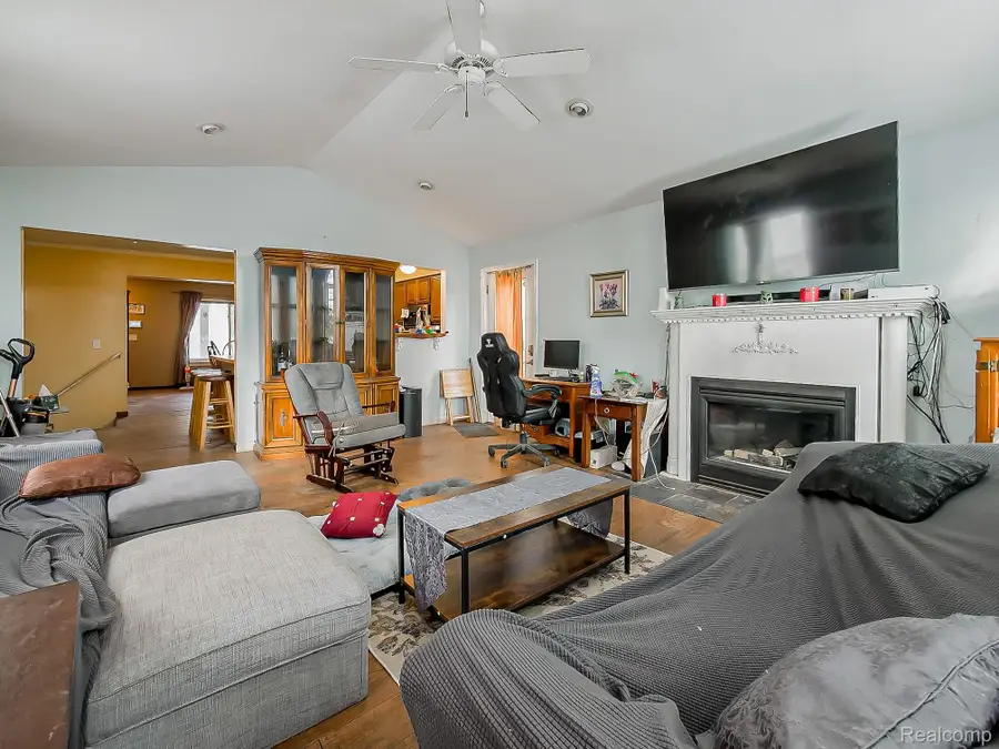 819 Woodingham Avenue, Waterford, MI 48328 - #3