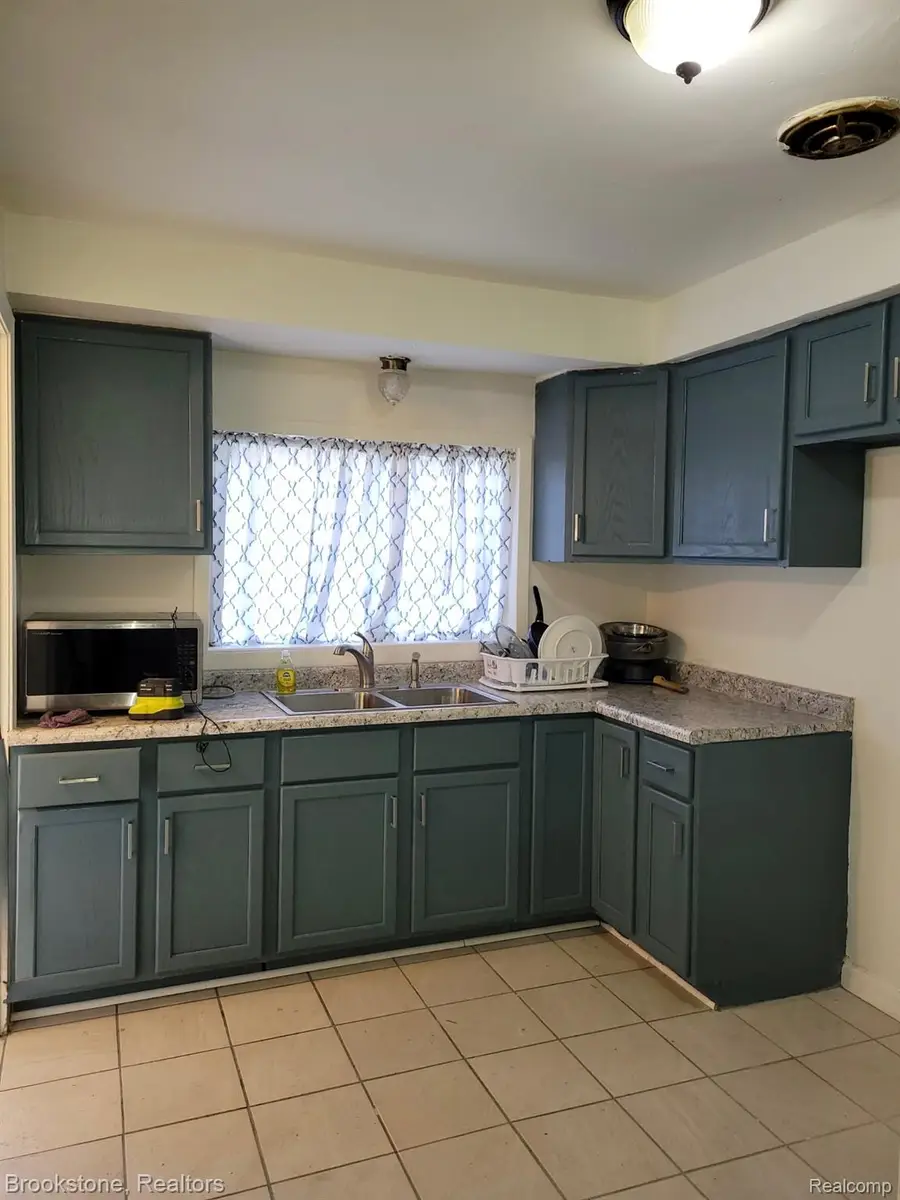 18458 Heyden Street, Detroit, MI 48219 - Image #3