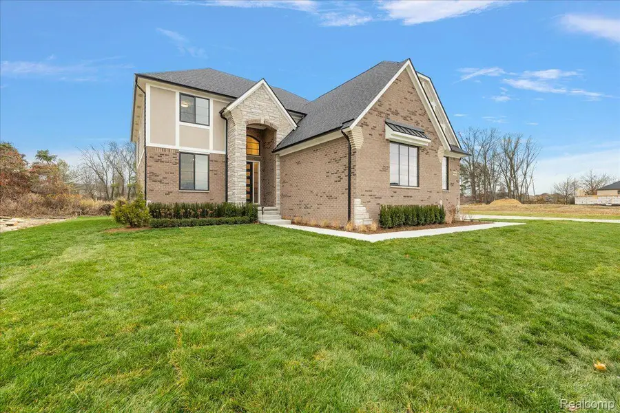 50896 Mistwood Drive, Macomb, MI 48042 - Image #2