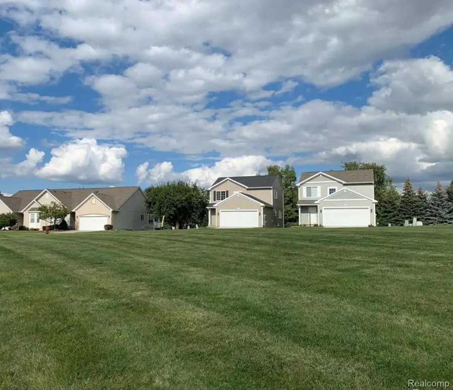 5148 Sandalwood Circle, Grand Blanc Charter Township, MI 48439 - Image #2