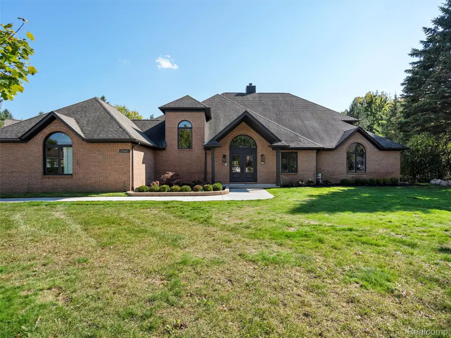 22463 Norfolk Court, Novi, MI 48374 - Image #2