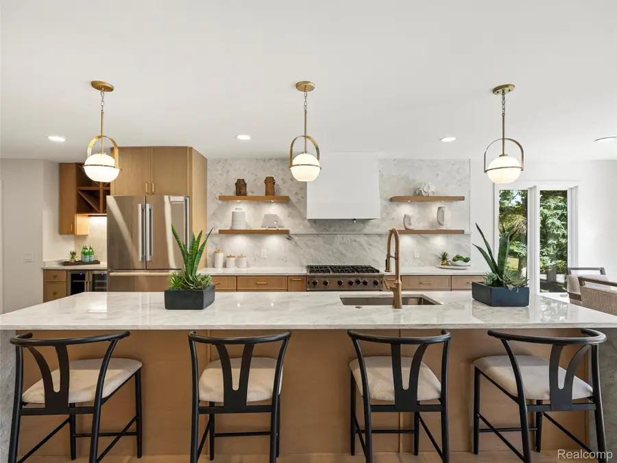 22463 Norfolk Court, Novi, MI 48374 - Image #3