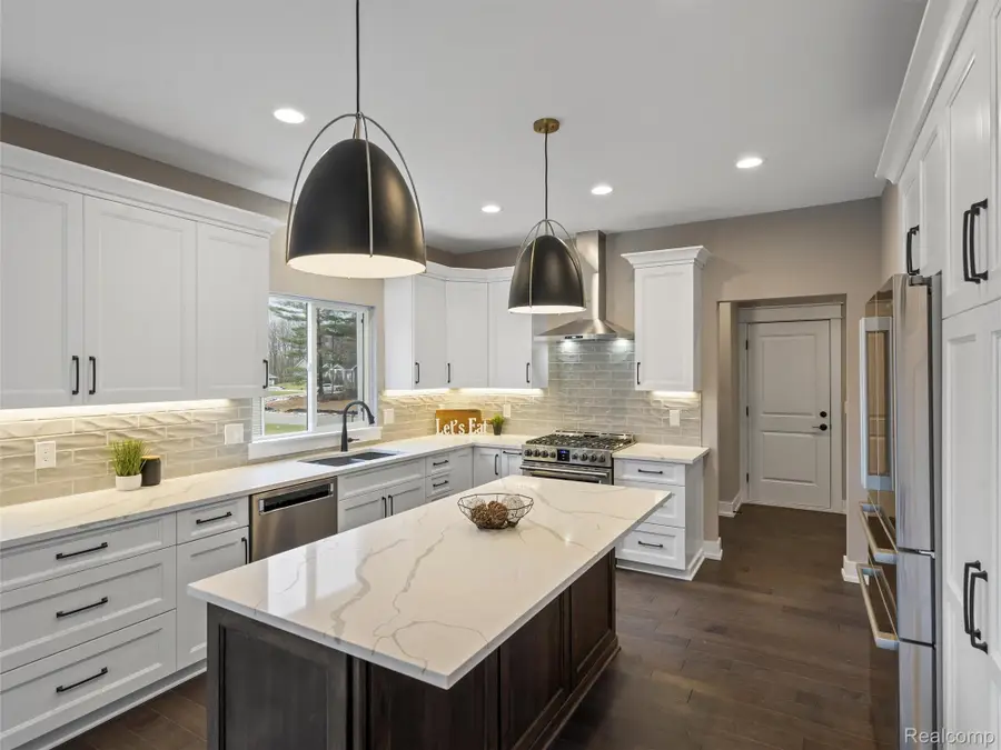 7670 Parshallville Road, Hartland Township, MI 48430 - Image #2