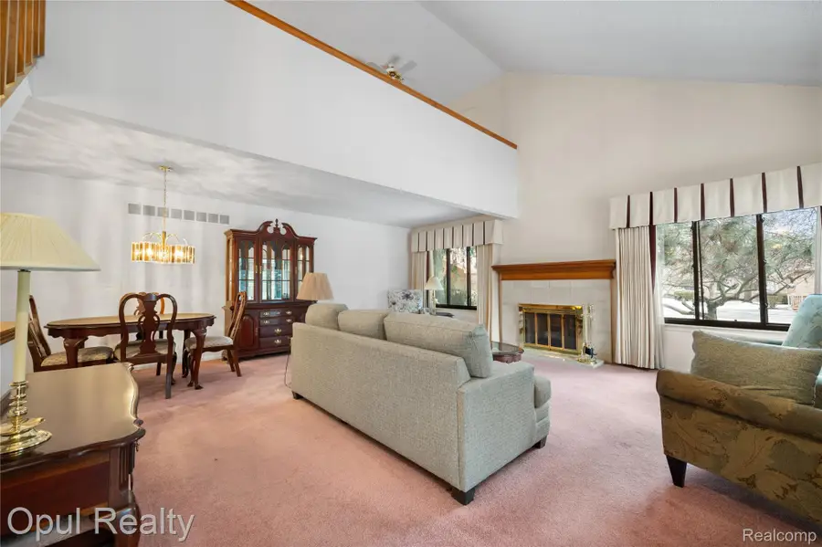 37510 N Laurel Park Drive, Livonia, MI 48152 - Image #2