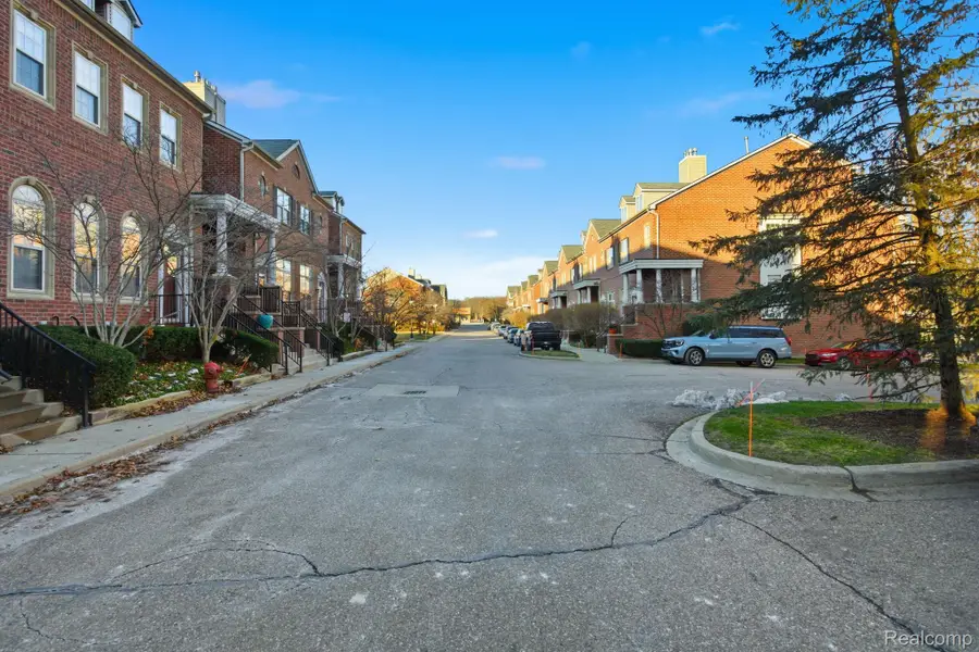 16878 Farmington Road, Livonia, MI 48154 - Image #2