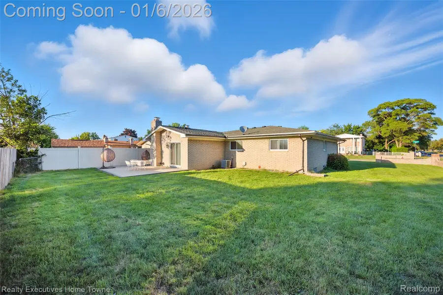 37011 Tricia Drive, Sterling Heights, MI 48310 - Image #3