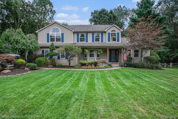 1847 High Pointe Dr, Oxford, MI 48371