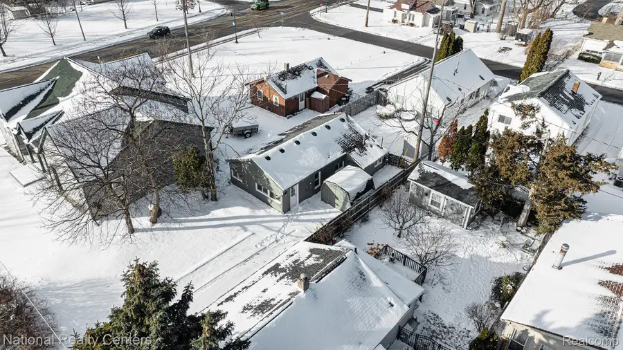 2960 Glenbroke Street, Keego Harbor, MI 48320 - Image #3