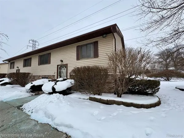 38032 Hixford Place, Westland, MI 48185