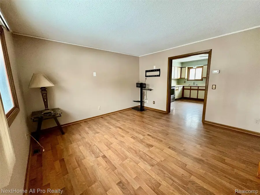 38032 Hixford Place, Westland, MI 48185 - #2