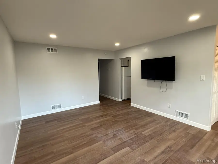 34054 Fernwood Street, Westland, MI 48186 - Image #3