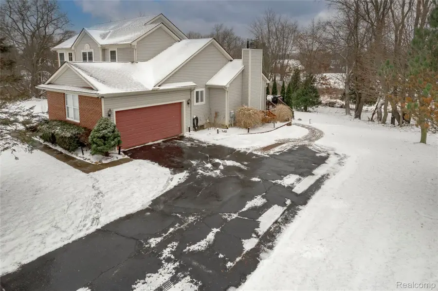 5500 Huntsman Drive, White Lake, MI 48383 - Image #2