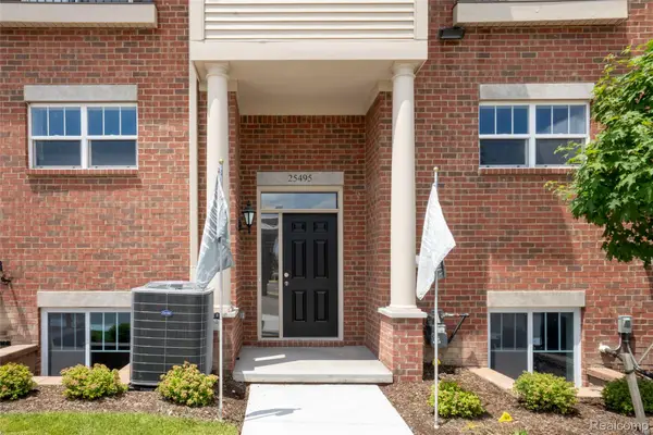 25495 Grandview Lane #25, Novi, MI 48375