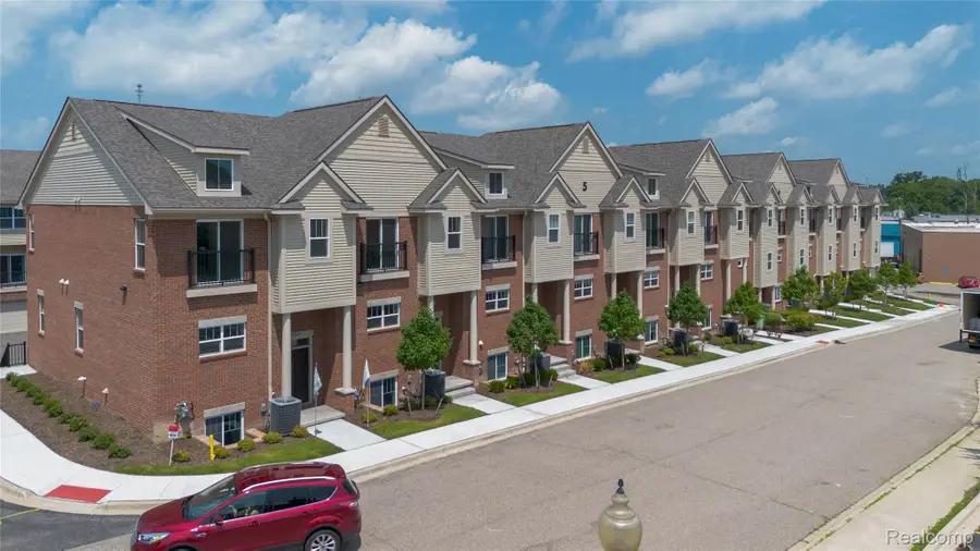 25495 Grandview Lane #25, Novi, MI 48375 - #2