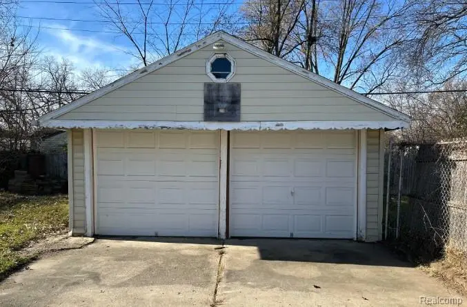 19463 Gilchrist Street, Detroit, MI 48235 - Image #2