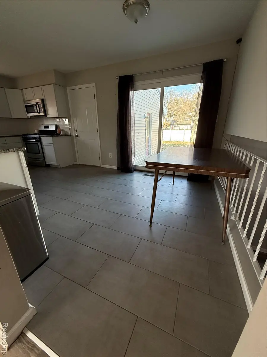 41229 N Central Drive, Sterling Heights, MI 48313 - Image #3
