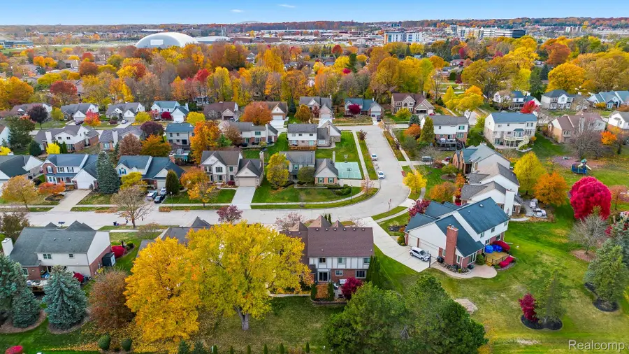 18546 Glastonbury Drive, Livonia, MI 48152 - Image #3