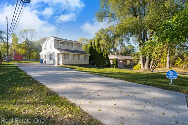4281 Marcus Road, Waterford, MI 48329