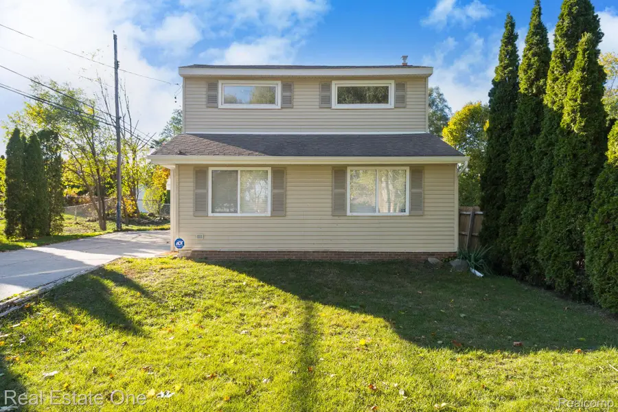 4281 Marcus Road, Waterford, MI 48329 - Image #2