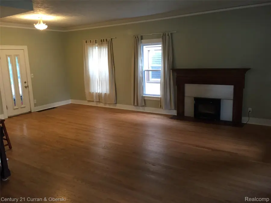 920 N Capitol Avenue, Lansing, MI 48906 - #3