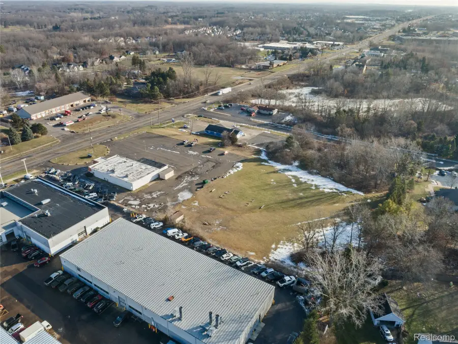 2830 E Grand River Avenue, Howell, MI 48843 - Image #3