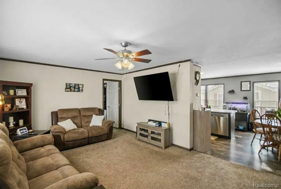 29400 Meadow, Gibraltar, MI 48173 - Image #3