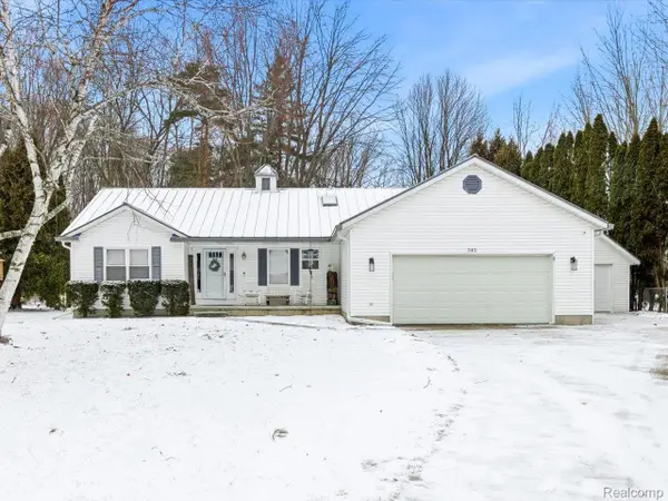 242 Forest Lane, Marysville, MI 48040