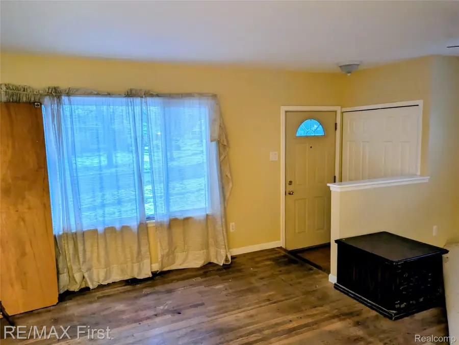 247 Hecht Drive, Madison Heights, MI 48071 - Image #3