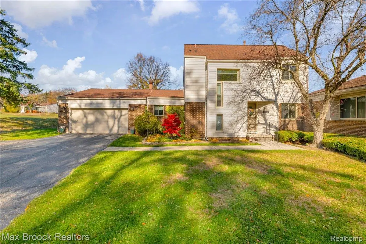 5415 Fairway Lane, West Bloomfield, MI 48323 - Image #1