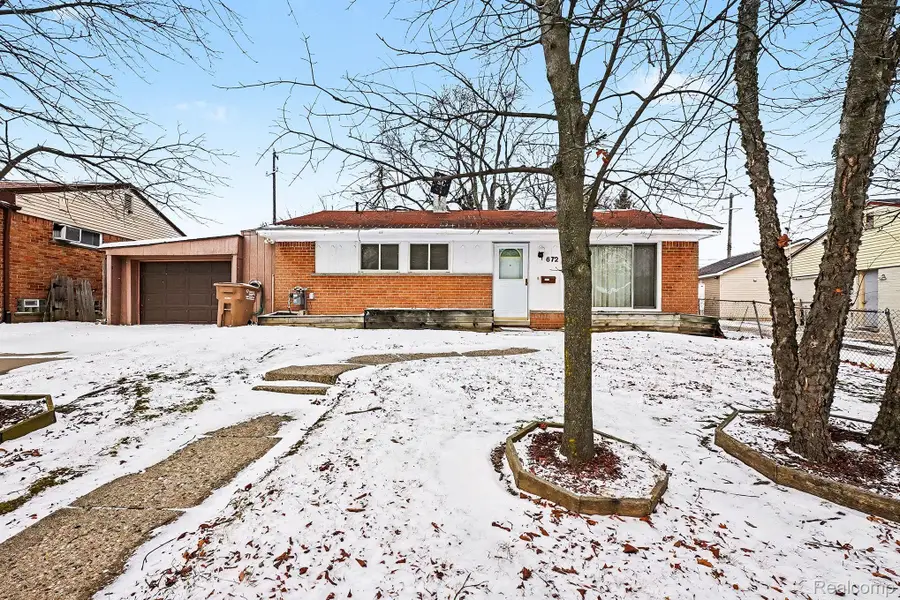 672 Linda Vista Drive, Pontiac, MI 48342 - Image #2