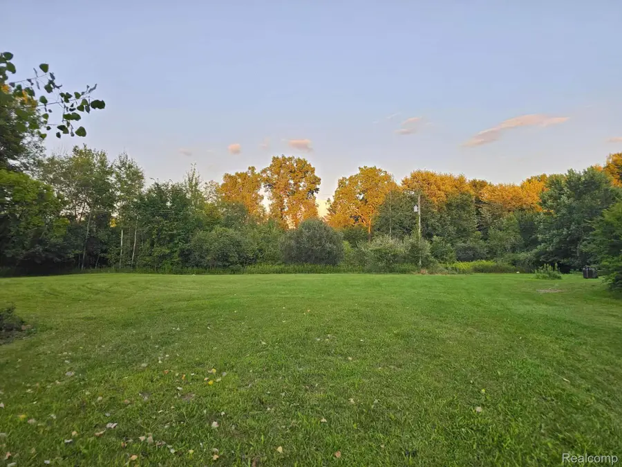 6392 Lake Rd, Millington, MI 48746 - Image #2