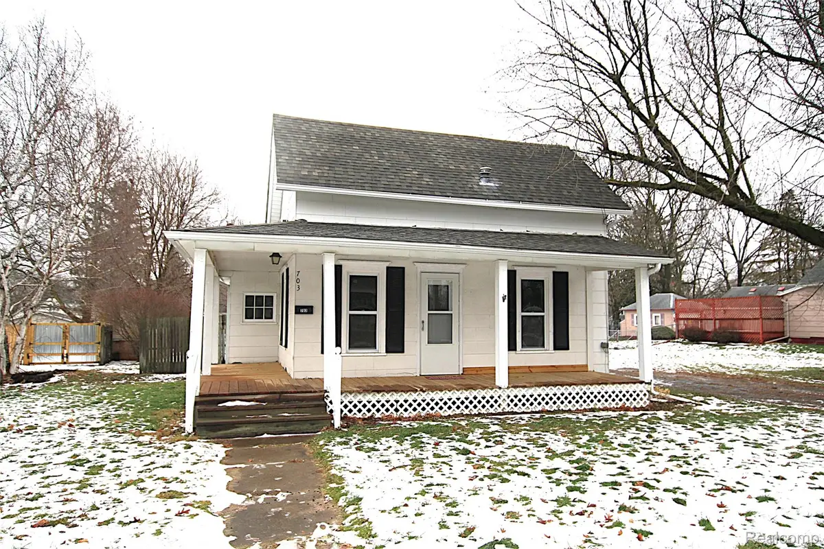 703 Queen Street, Owosso, MI 48867 - Image #1