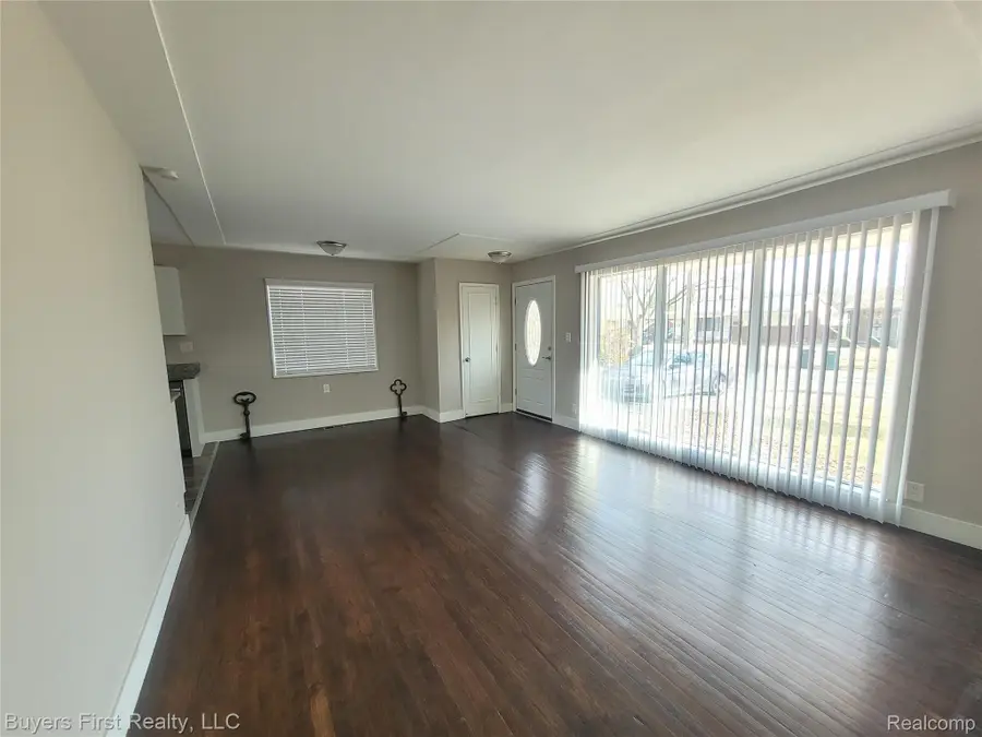 21741 Church Street, Oak Park, MI 48237 - Image #2