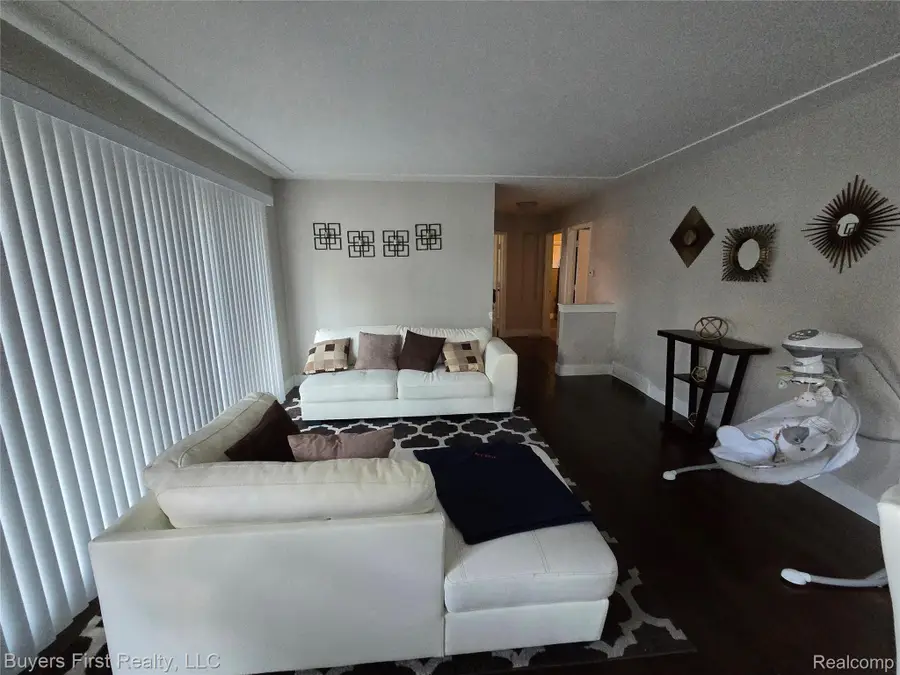 21741 Church Street, Oak Park, MI 48237 - Image #3