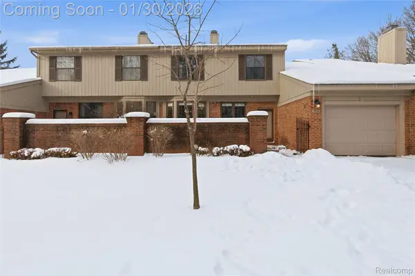 7056 Green Farm Road, WestBloomfield, MI 48322